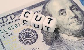 Ekonomistler Tarife Kaygıları Nedeniyle 2025 ABD Enflasyon Varsayımını Yükseltti