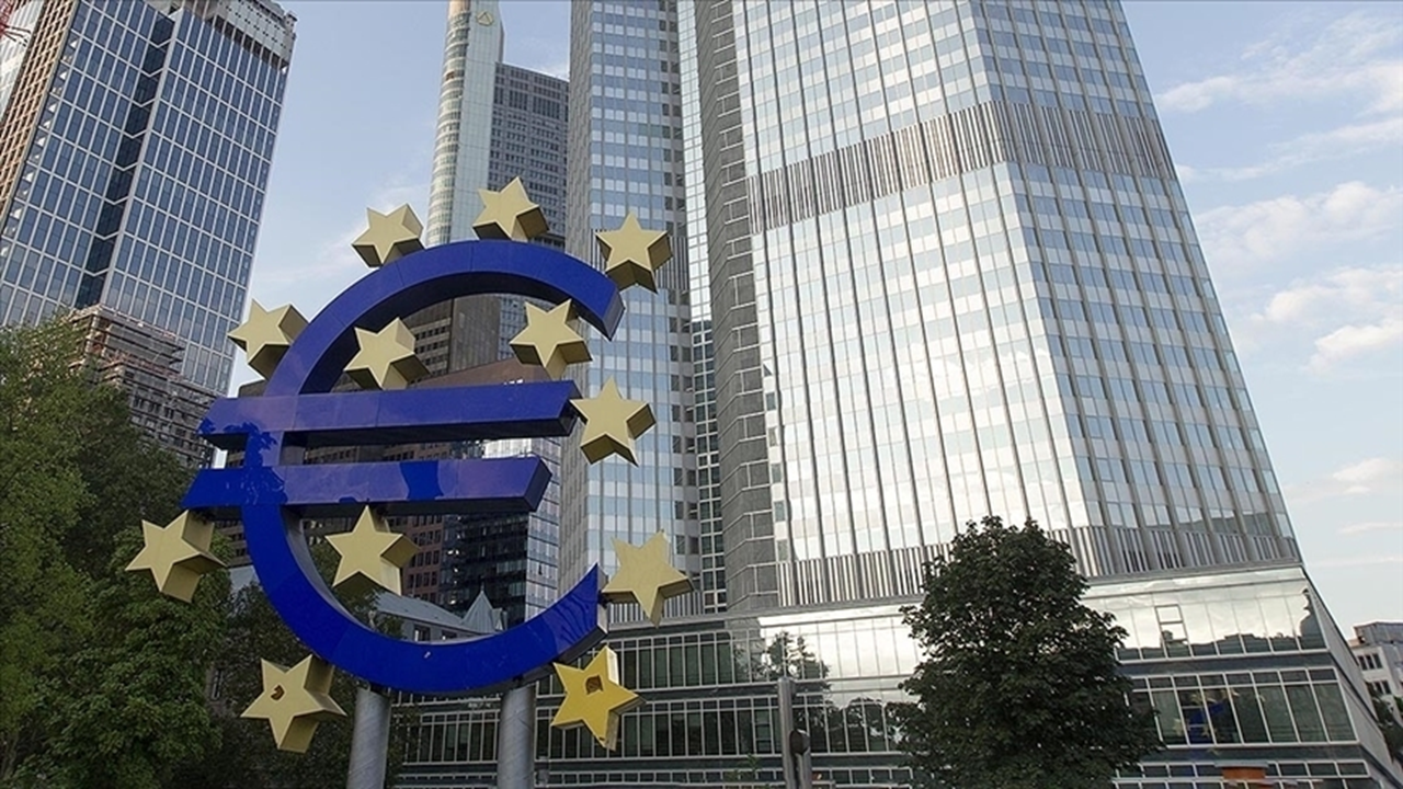 Euro Bölgesi enflasyonu Kasım’da ECB gayesini aştı