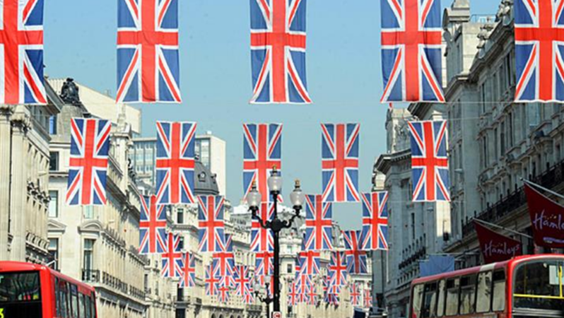 İngiltere iktisadı ekim ayında küçülmeye devam etti