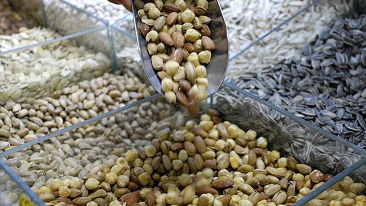 Yılbaşı kutlamaları kuruyemiş dalını hareketlendirdi