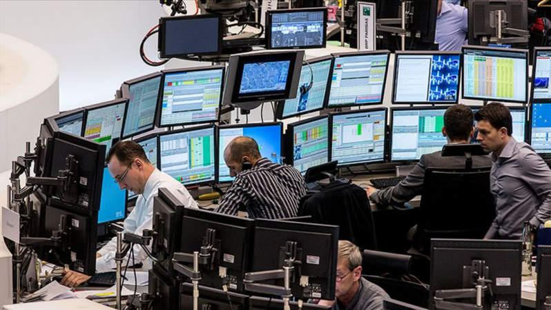 ABD ve Avrupa’da enflasyon datalarının açıklanacağı haftaya piyasalar negatif seyirle başladı