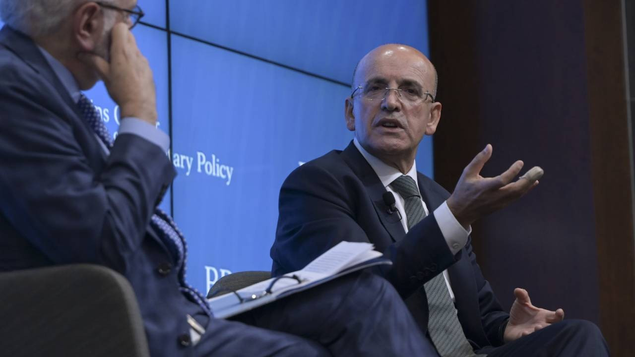 Bakan Şimşek Londra’da yatırımcılara seslendi: Dezenflasyonu arz istikametli önlemlerle destekleyeceğiz