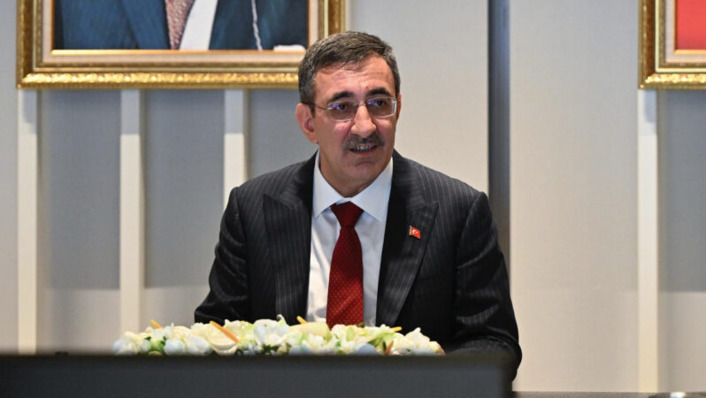 Son Dakika: Cumhurbaşkanı Yardımcısı Cevdet Yılmaz’dan emekliye refah hissesi mesajı!