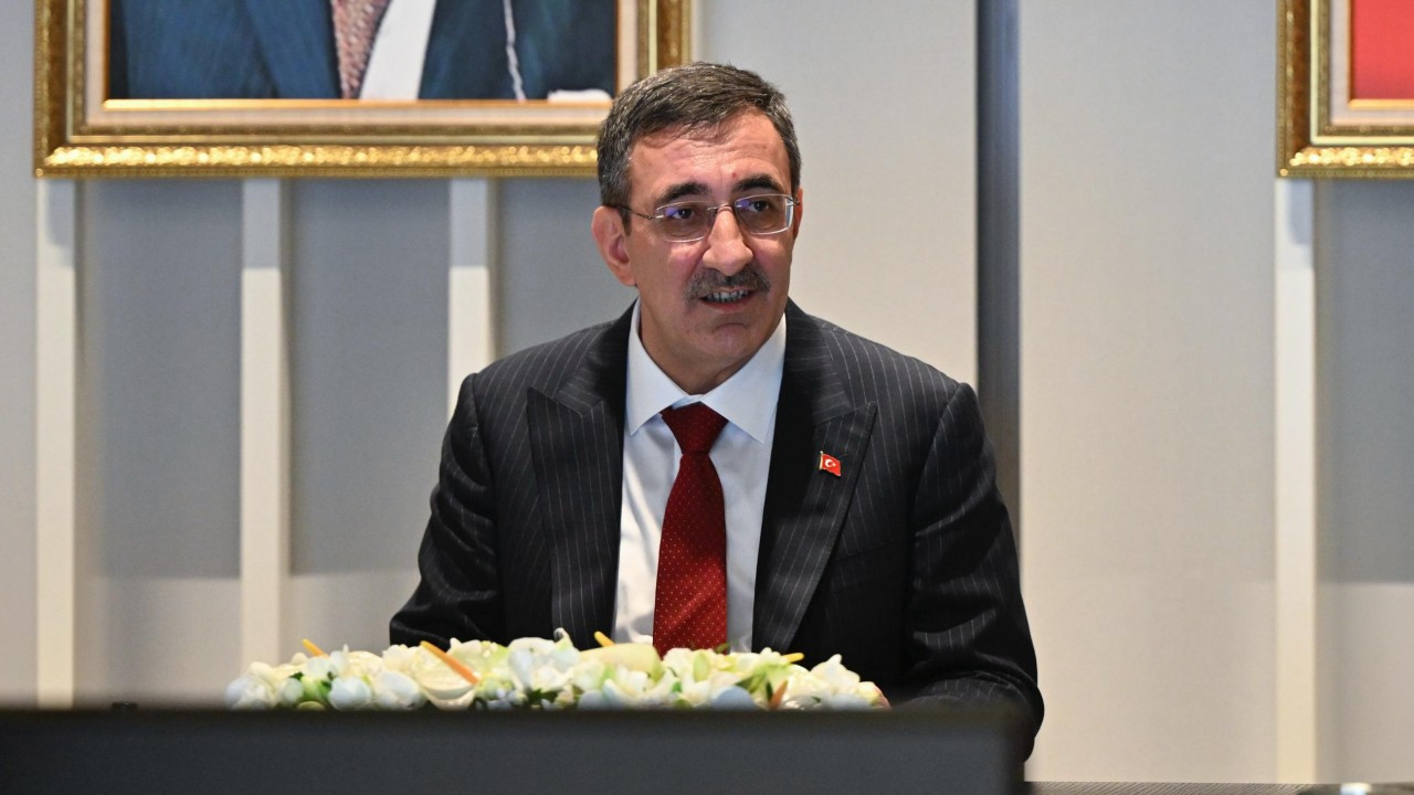 Son Dakika: Cumhurbaşkanı Yardımcısı Cevdet Yılmaz’dan minimum fiyat açıklaması!