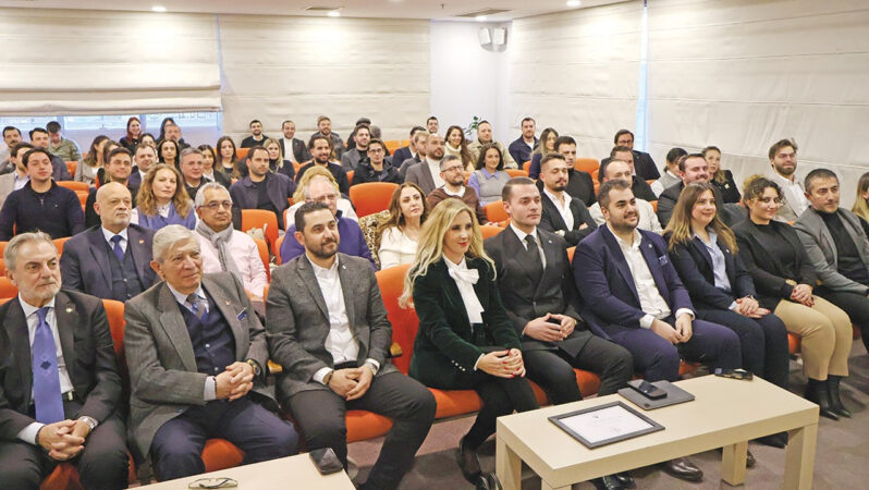 Özlem Sarsın’dan Trump’ın İkinci Dönemi ve Küresel Ticaret Savaşları Üzerine Değerlendirmeler