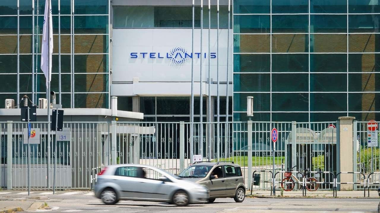 Stellantis, 5,5 milyar euro net kâr ve 8,6 milyar euro da düzeltilmiş faaliyet geliri elde etti