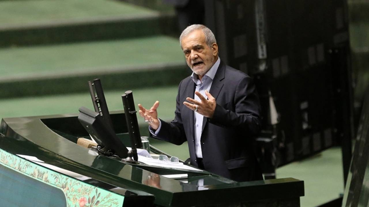 İran Cumhurbaşkanı Pezeşkiyan halktan özür diledi: Bu ekonomik savaşı kazanacağız